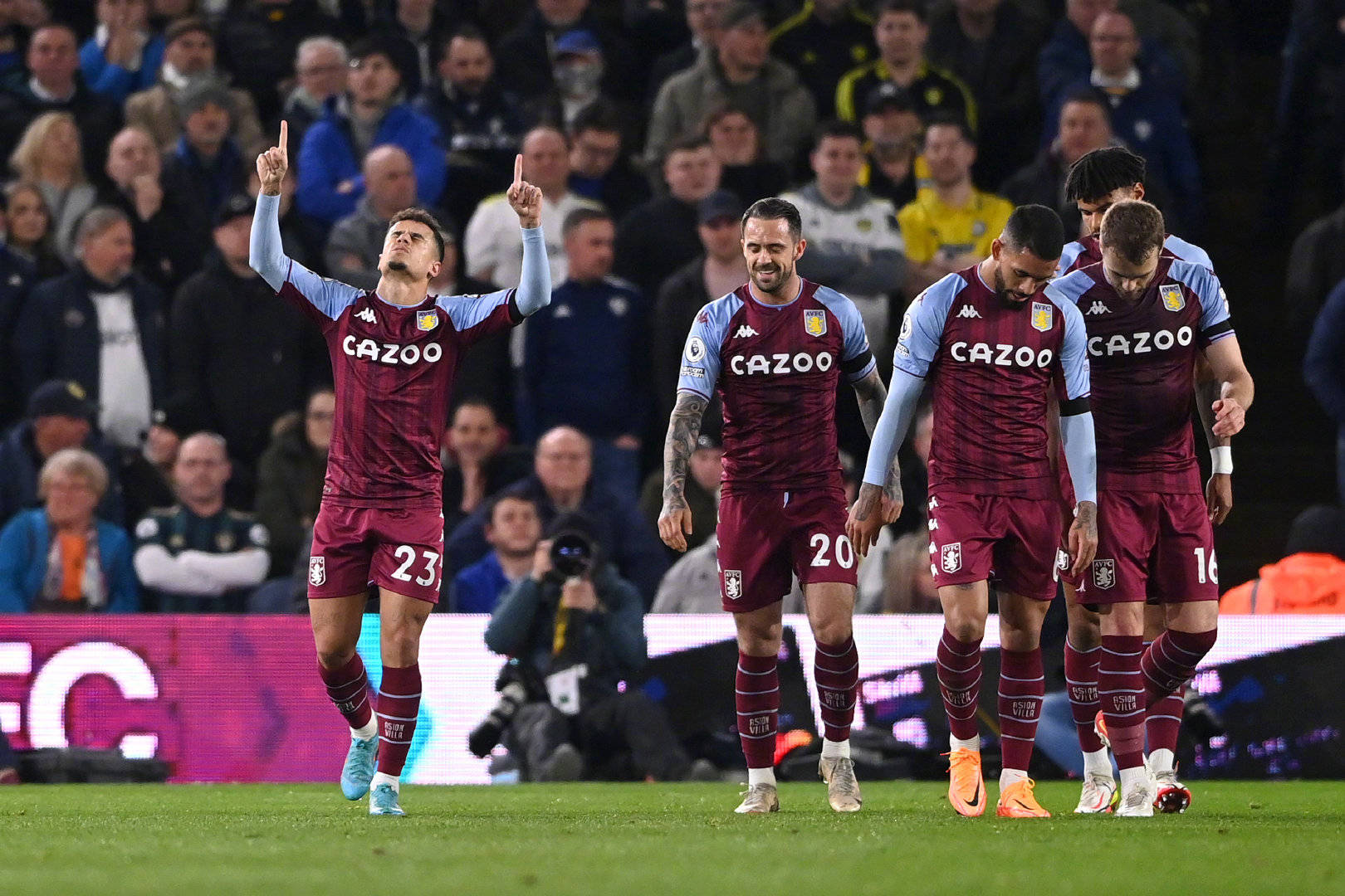 膝蓋傷病無法忍受！36歲蘇亞雷斯考慮退役！與梅西再度相聚無緣！.